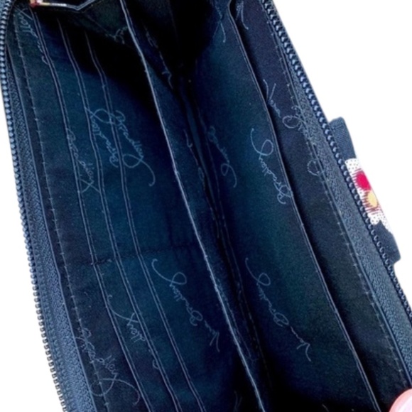 Women’sVera Bradley Signature Print RFID Turnlock Floral Wallet - Picture 4 of 4